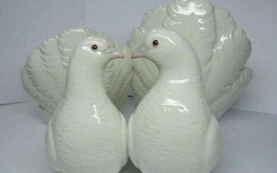 DOVES KISSING LLADRO 1169 LOVE BIRDS PORCELAIN FIGURINE