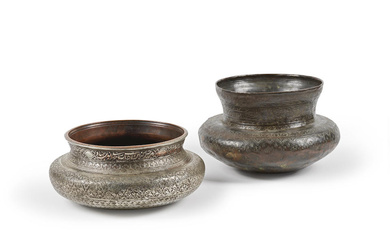 Deux bols Safavides, Perse XVIIe siècle Two Safavid bowls, Persia,...