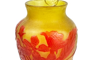 ETABLISSEMENTS GALLÉ (1904-1936) Vase ovoïde à corps épaulé et col conique. Épreuve en verre doublé...