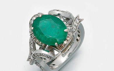 Elegant emerald diamond ring