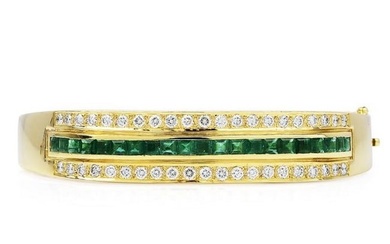 Estate 6.90cts Emerald Diamond 18K Gold Elegant Bangle Bracelet