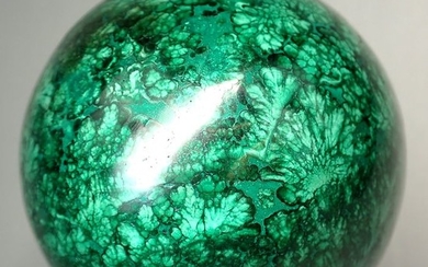 First Quality Malachite Sphere 3937.5ct - 75.59×75.59×75.59 mm - 787.5 g