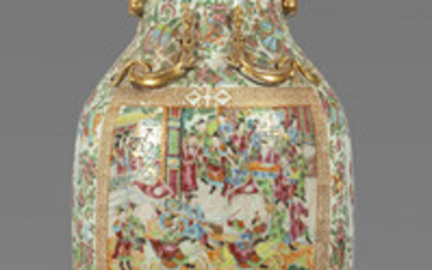 Grande vaso Canton in porcellana policroma decorato a scene di vita orientali,...