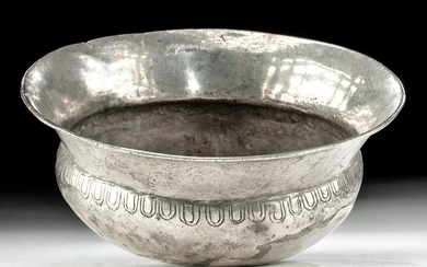 Greek Hellenistic Silver Libation Bowl w/ Omphalos