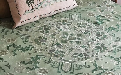 Green damask silk bedspread, brocade with oriental motifs. 240 x 210 cm - Silk - 20th century