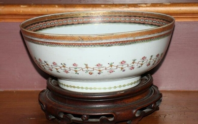 Hand Decorated Chinese Export Bowl