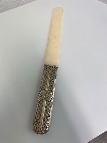 Ivory page turner / paper knife with silver plated end - Including certificate - Ivory, Silver plated - Circa 1890
