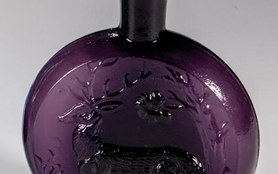 Jagdflasche aus violettem Glas