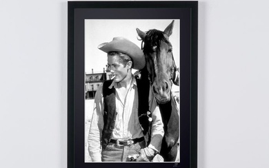 James Dean - « Giant » 1956 - Luxury Wooden Framed 70X50 cm - Limited Edition Nr 02 of 30 - Serial ID 30289 - - Original Certificate (COA), Hologram Logo Editor and QR Code