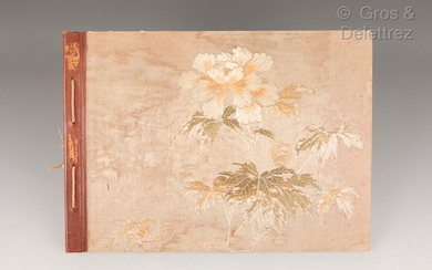 Japon, XIXème siècle Album avec peintures... - Lot 23 - Gros & Delettrez