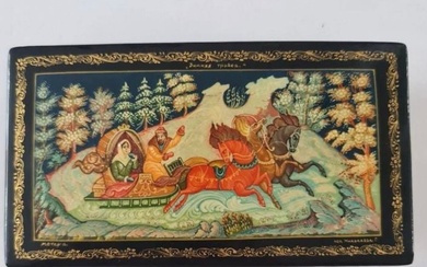 Jewellery box - Antique Russian hand painted lacquer box, with an intricate scene on the lid - Lacquer, Wood