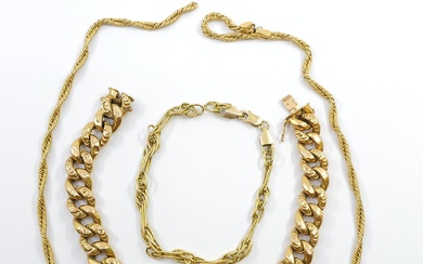 LOT d'or 750° comprenant : Collier maille torsadée Deux bracelets dont un cassé Poids :...