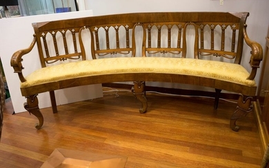 Large curved bench - in the Fernandino manner - Walnut - Circa 1830 - 1835
