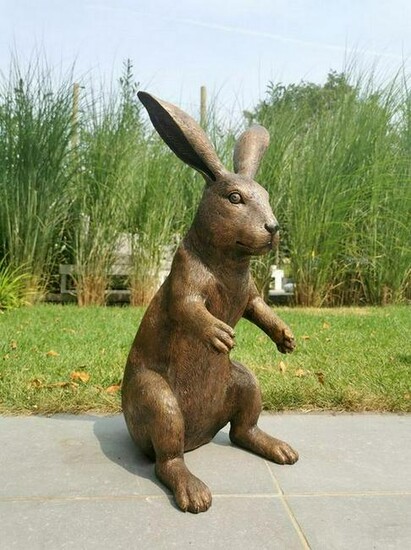 Large standing hare - Patinated bronze