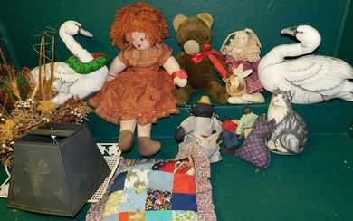 Lot of Vintage Dolls & Stuffed Animals