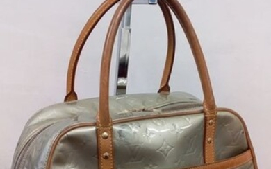 Louis Vuitton - Vernis Shoulder bag