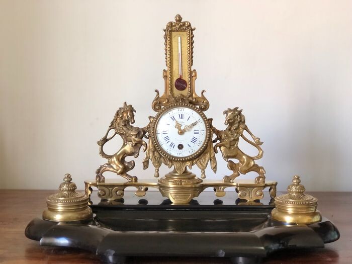 Louis XVI style table clock set with Marble writing desk. - Gilt bronze, Marble - Late 19th century