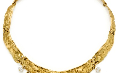 MISANI Collier modulaire en or jaune gaufré et ciselé contenant des pendentifs en rubis, perles...