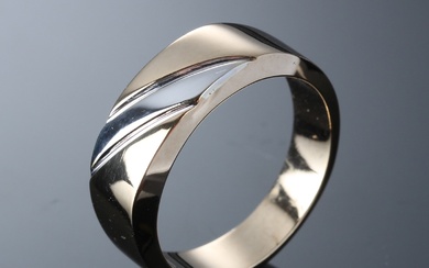 Men's ring of 8 kt gold, 8.3 grams