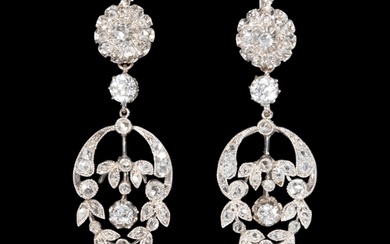 PAIR OF ANTIQUE DIAMOND AND PEARL DROP EARRINGS, Diamonds t...