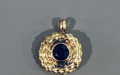 Pendant in 18k yellow gold simulating a basket,...