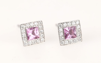 Pink sapphire and brilliant-cut earrings of 18 kt. white gold (2)