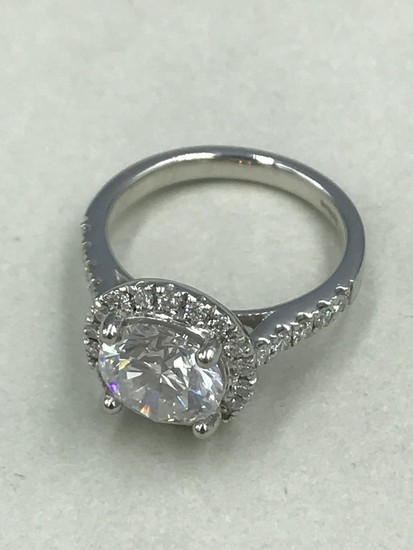 Platinum & diamond dress ring, central brilliant cut diamond...