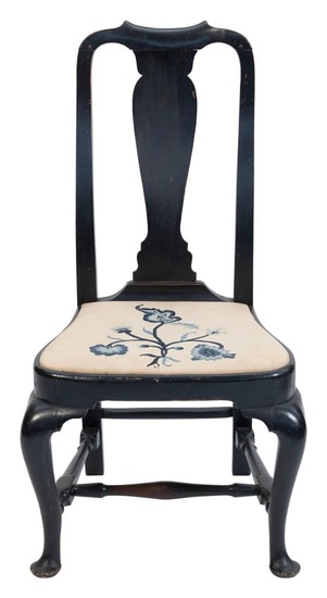 QUEEN ANNE BALLOON-SEAT SIDE CHAIR Boston, Circa 1760 Back height 40.5". Seat height 17.75".