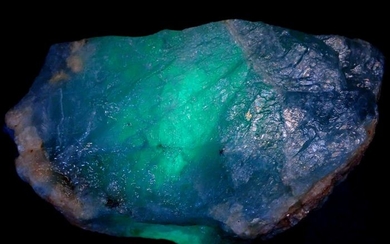 Rare High Grade Grandidierite Crystal 850,80ct - 74.6×38.33×38.05 mm - 170.16 g