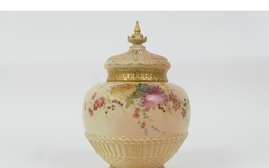 Royal Worcester pot pourri jar and cover, circa 1899, balust...