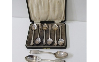 SET OF 6 SILVER TEA SPOONS in fitted case, maker HW of Sheff...