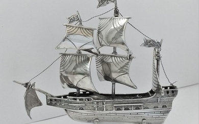 Silver galleon - .925 silver - import mark London - 1970