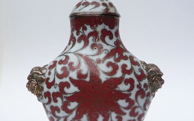 Snuff bottle - enamel on copper - Flowers in the style of Ming - China - 19th century