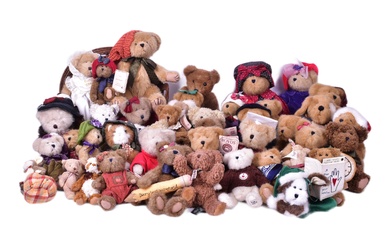 TEDDY BEARS - LARGE COLLECTION OF ASSORTED BOYDS TEDDY BEARS