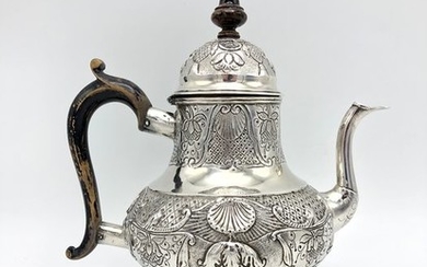 Teapot - .934 silver - Isaac de Vries, Amsterdam - Netherlands - anno 1769