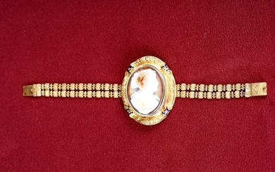 Transformed medallion bracelet