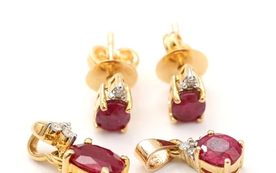 Two ruby and diamond pendants and a pair of earrings set with faceted rubies and brilliant-cut diamonds, mounted in 18k and 14k gold. L. 0.7–1.3 cm. (4)