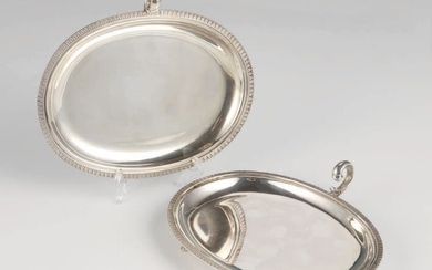 Una coppia di vassoi in argento 800 di forma... - Lot 523 - Pierre Bergé & Associés