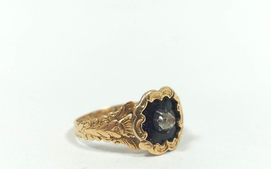 Victorian 18ct gold mourning ring with diamond brilliant col...