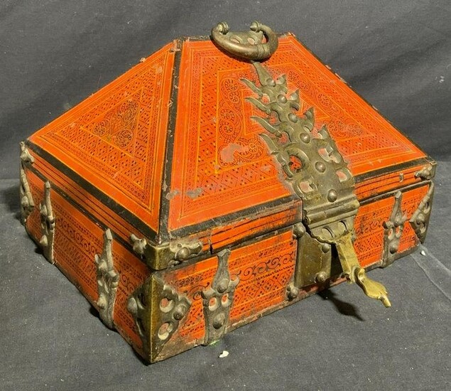 Vintage Asian VANITY Box