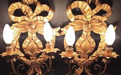 Wall sconce (2) - Iron (wrought), 40 x 25 cm approximately Hand-carved wood and gold