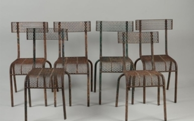 TRAVAIL FRANÇAIS VERS 1950 Suite de six chaises en…