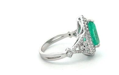 14k Colombian Emerald Diamond Ring