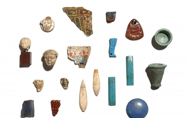 ÉGYPTE, BASSE-ÉPOQUE Ensemble de dix-neuf objets et fragments