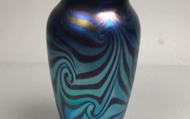 ROBERT EICKHOLT Art Glass Vase. Blue purple iride