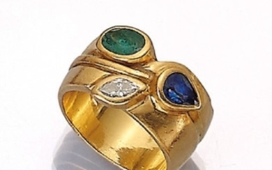 18 kt gold ring with coloured stones...