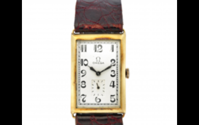 OMEGA Gent's 18K gold wristwatch 1930s Dial, movement and...