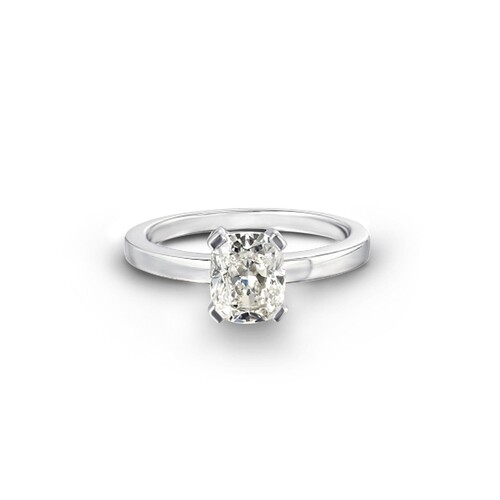 A 4 CLAW SOLITAIRE DIAMOND ENGAGEMENT RING A 4 Claw Solitair...