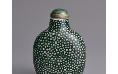 A CHINESE SHAGREEN IMITATION PORCELAIN SNUFF BOTTLE, QING DY...