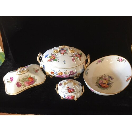 A COLLECTION OF 19TH CENTURY DERBY PORCELAIN DINNER WARE Com...